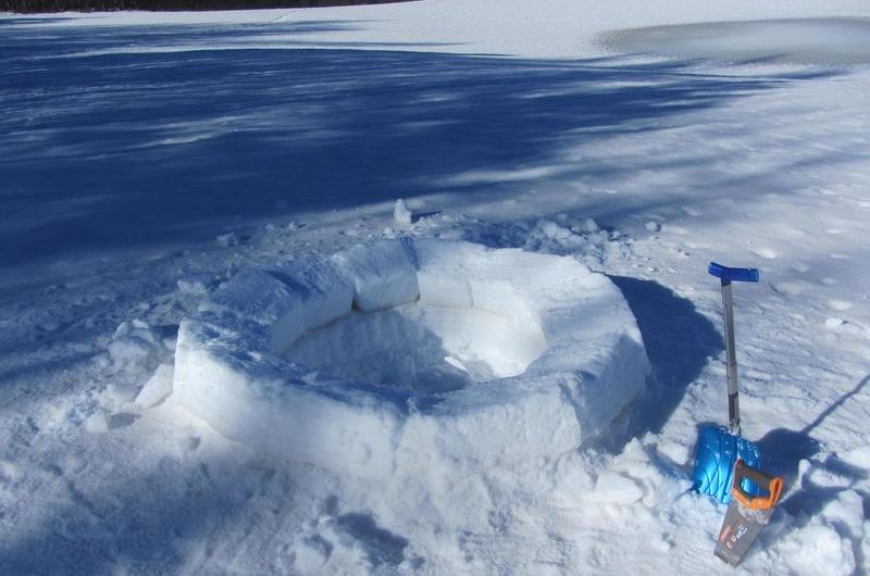 Construction d&rsquo;un igloo