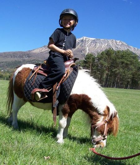 Balade à poney en main à la station de Montclar