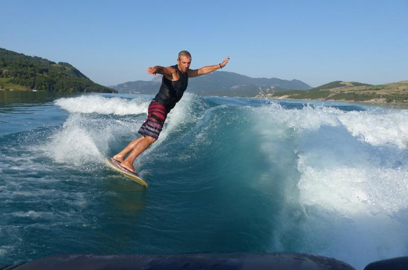 Wakesurf Serre-Ponçon – Sud Escapades SAVINES-LE-LAC