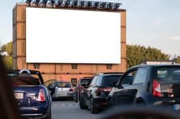 Cinéma drive-in au Grand-Puy_Seyne