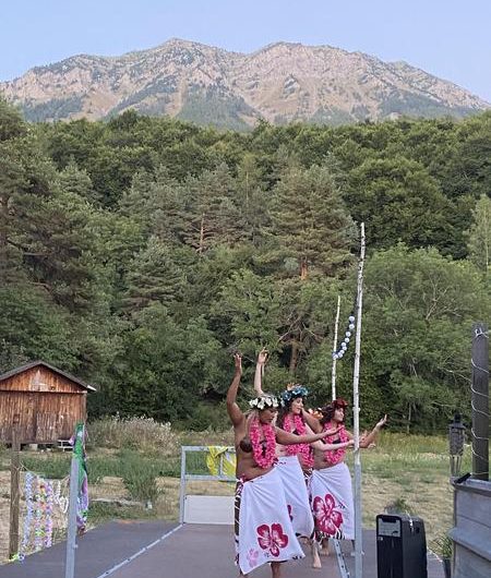 danse polynésienne à Les Bains des bois